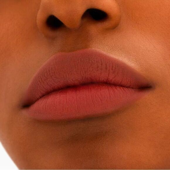 NEW! MAC
Locked Kiss 24HR Lipstick- METICULOUS - Picture 8 of 10